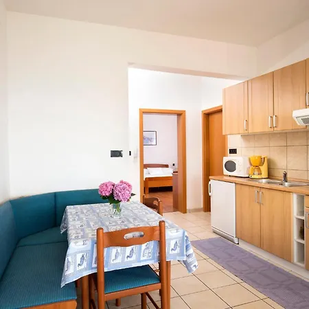 Gorgeous In With Wifi Apartment Novi Vinodolski